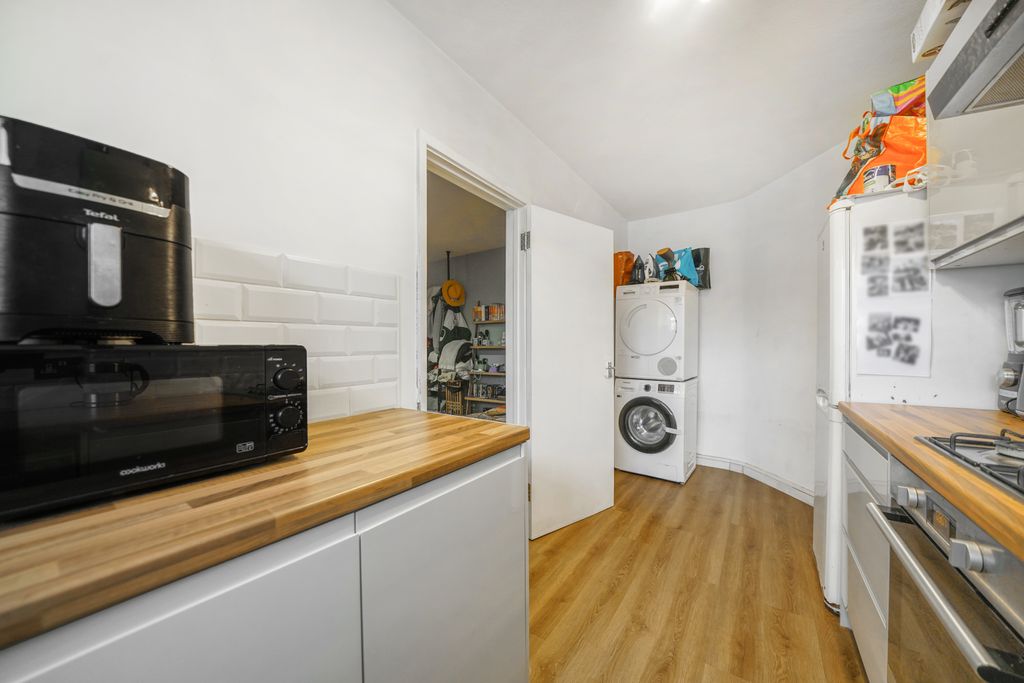 Kingsley Court - Haringey - London - 