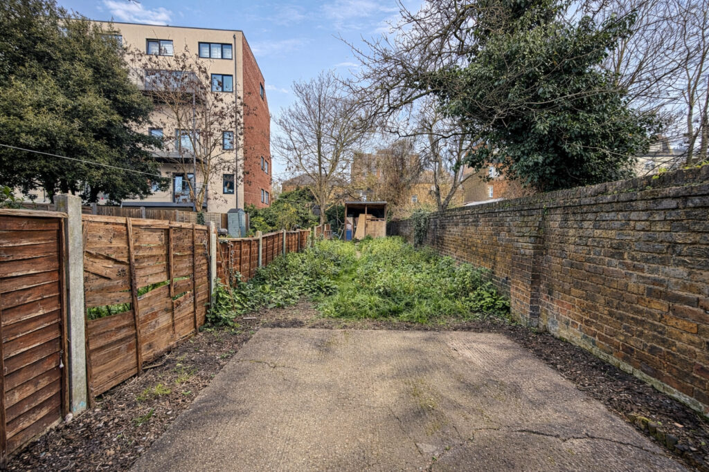 Mansfield Road - Ilford - London - IG1