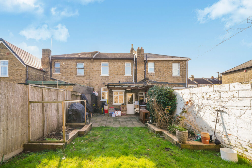 Sidney Road -  Bowes Park - London - N22