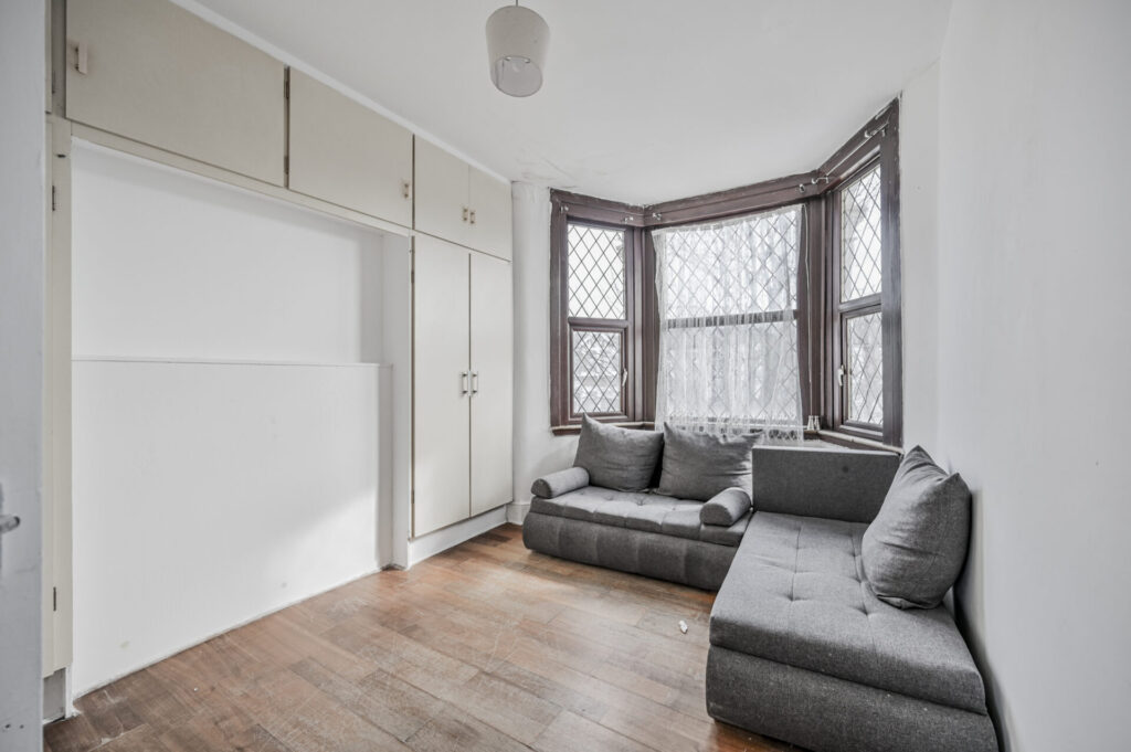 Endsleigh Gardens - Ilford - London - IG1