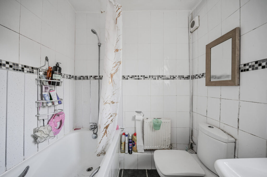 Endsleigh Gardens - Ilford - London - IG1