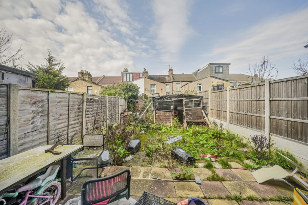 Endsleigh Gardens - Ilford - London - IG1