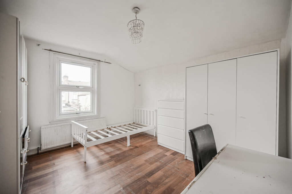 Endsleigh Gardens - Ilford - London - IG1