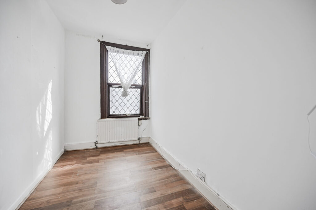 Endsleigh Gardens - Ilford - London - IG1