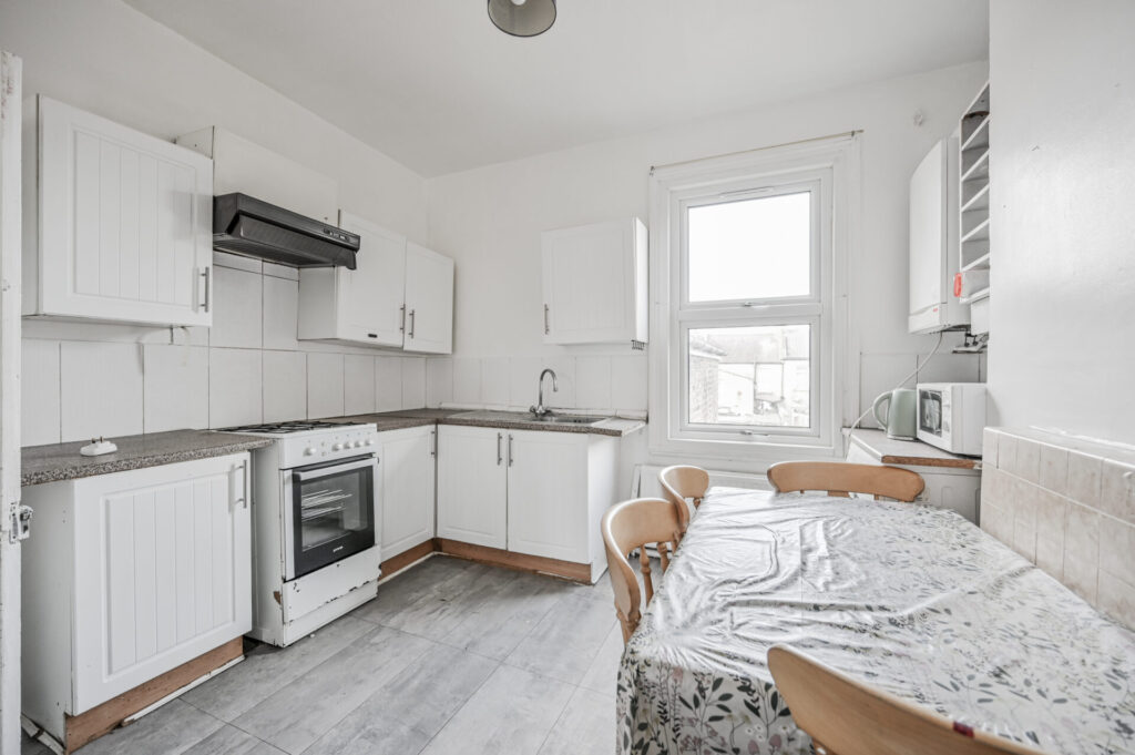 Endsleigh Gardens - Ilford - London - IG1