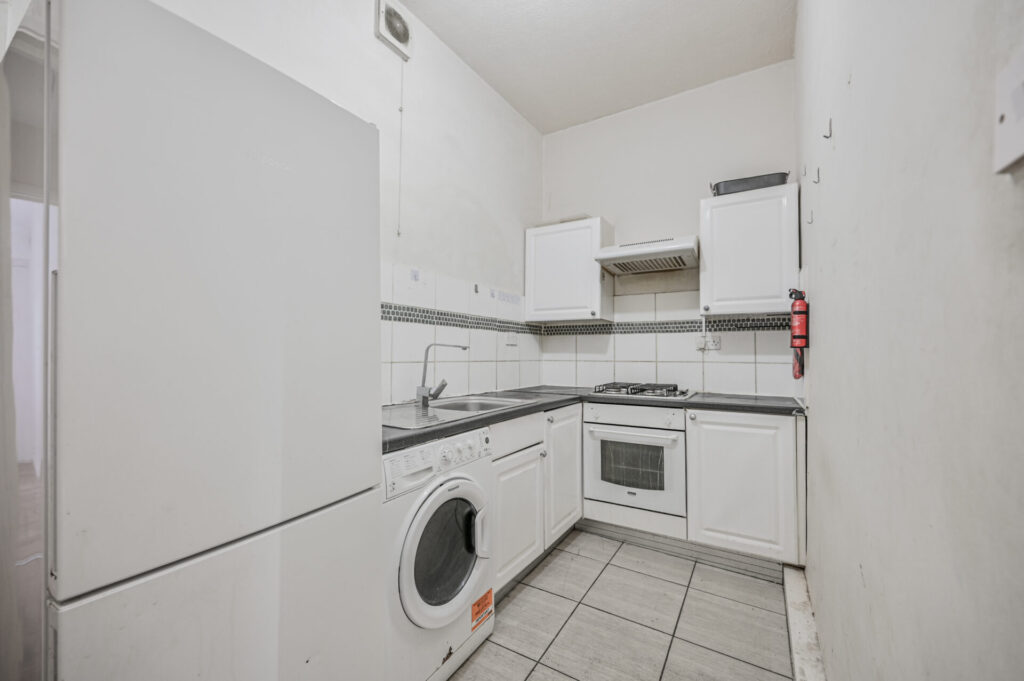 Mayfair Avenue, -  Ilford - London - IG1