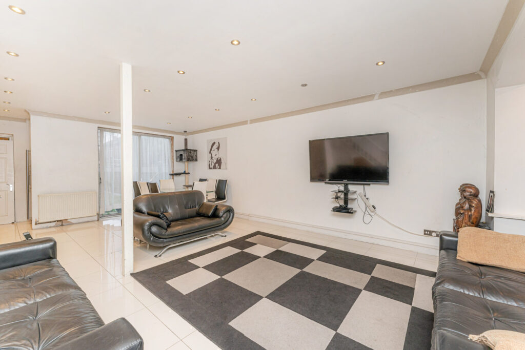 Apple Grove - Enfield  - London - EN1