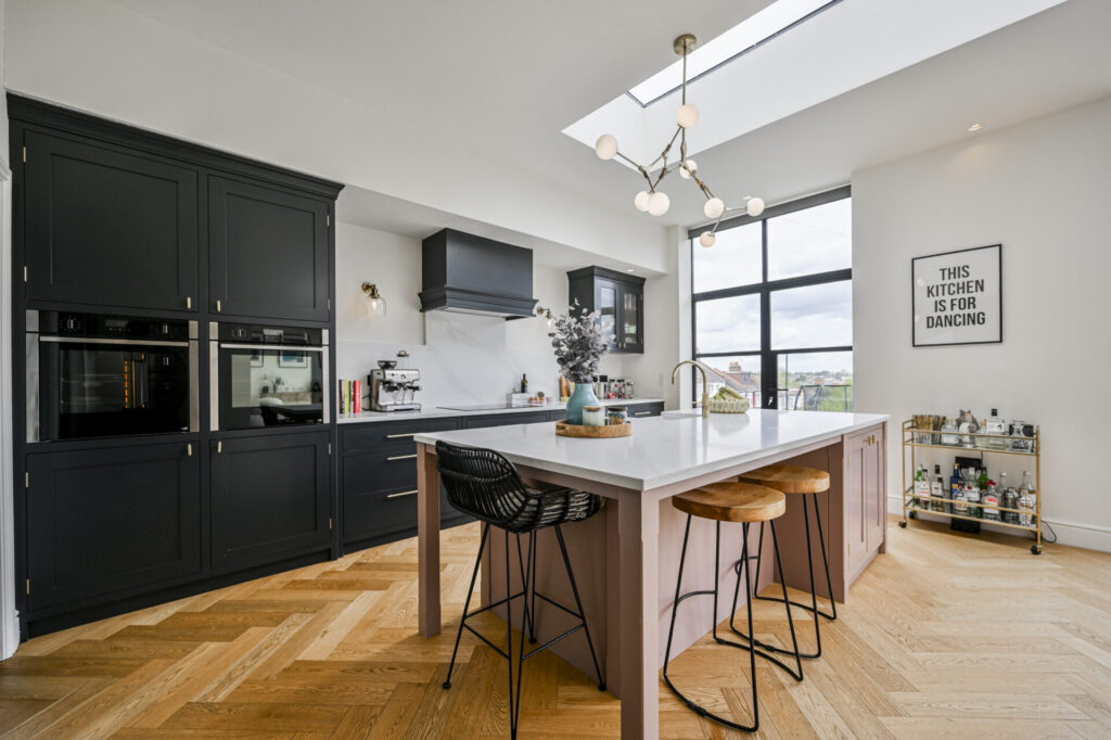 Lynton Gardens - Haringey - London - N11