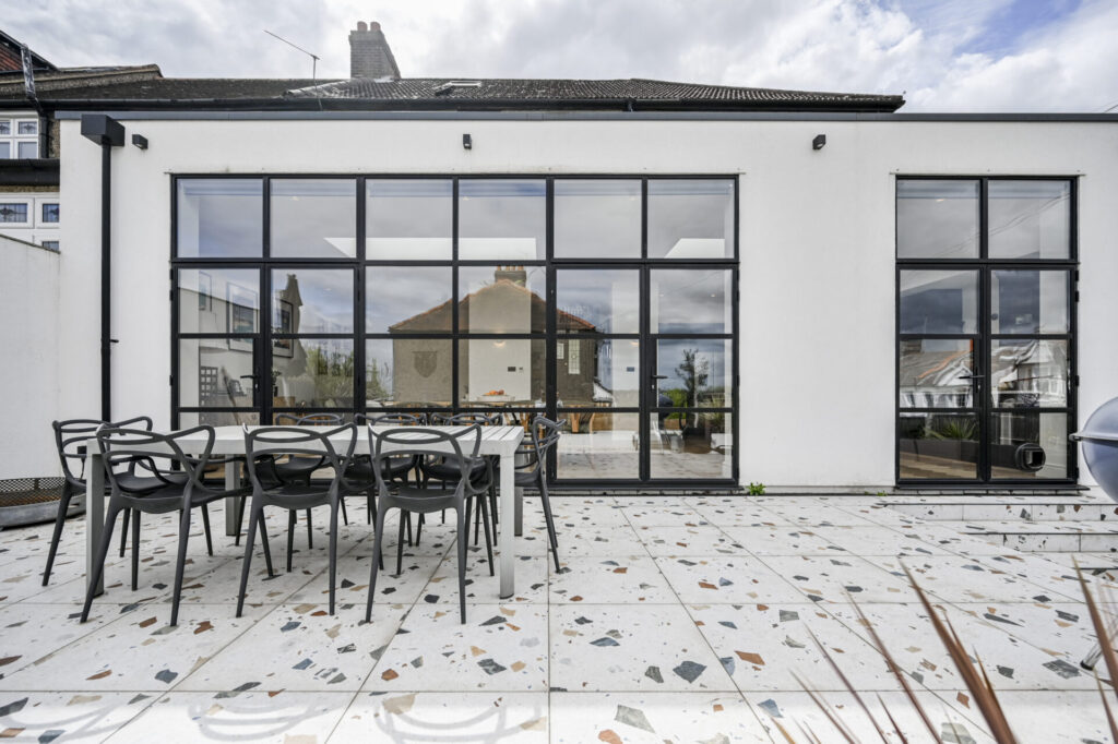 Lynton Gardens - Haringey - London - N11