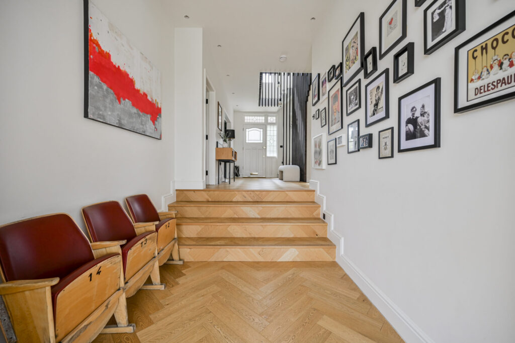 Lynton Gardens - Haringey - London - N11