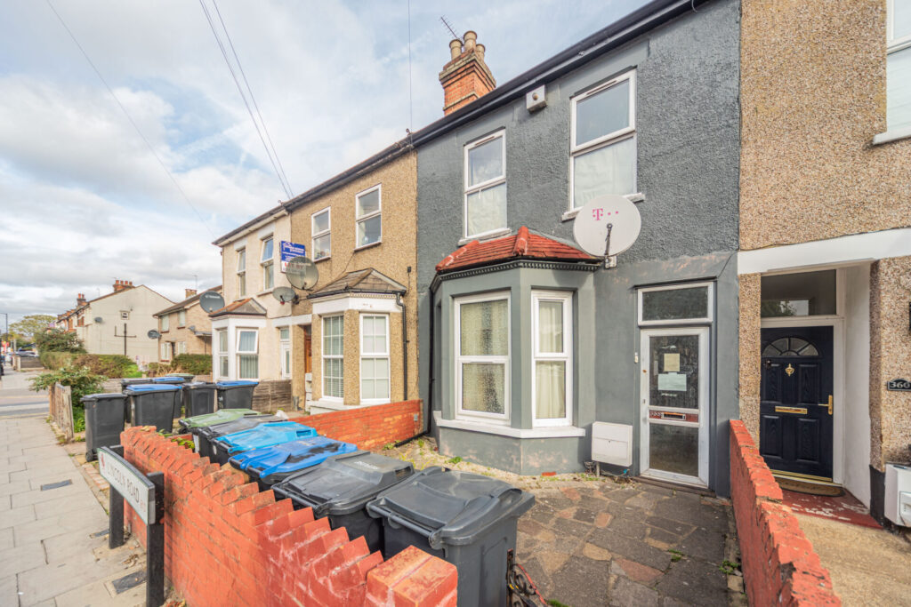 Lincoln Road - Enfield  - London - EN3