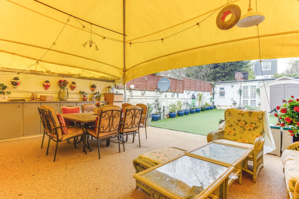Friern Park - North Finchley  - London - N12