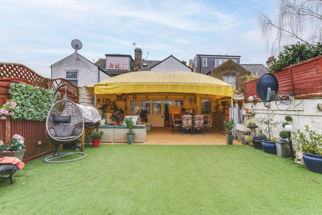 Friern Park - North Finchley  - London - N12