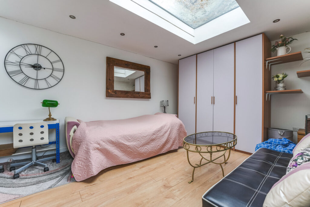 Friern Park - North Finchley  - London - N12