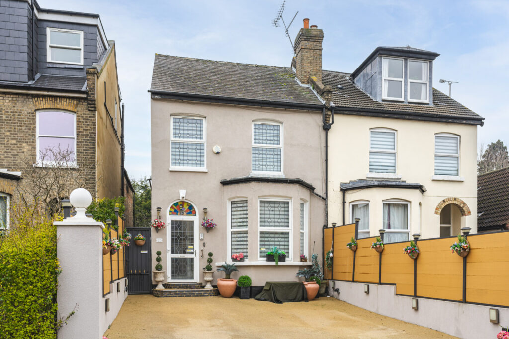 Friern Park - North Finchley  - London - N12