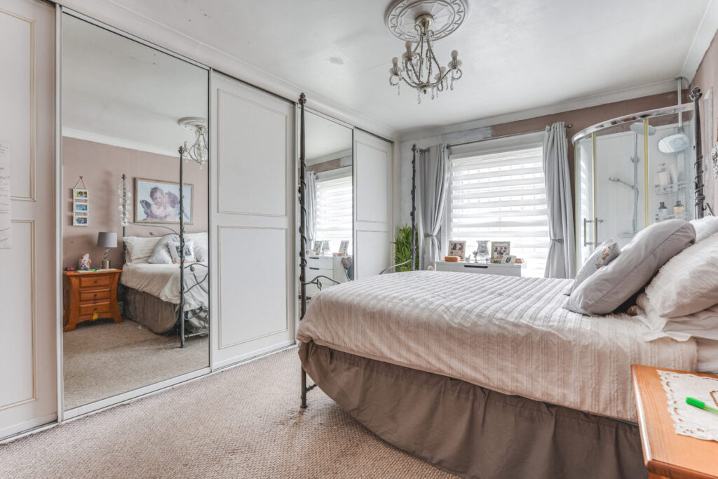 Friern Park - North Finchley  - London - N12