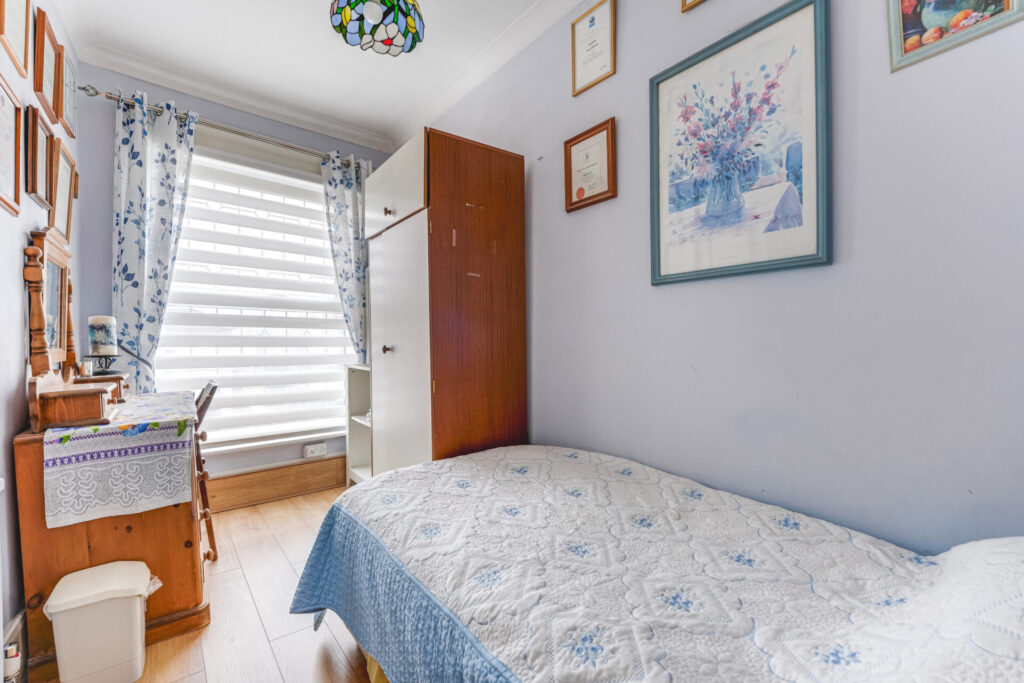 Friern Park - North Finchley  - London - N12