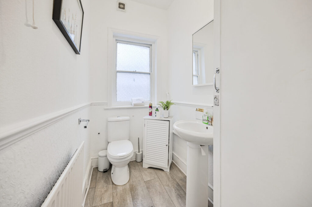 Green Lanes - Palmers Green - London - N13