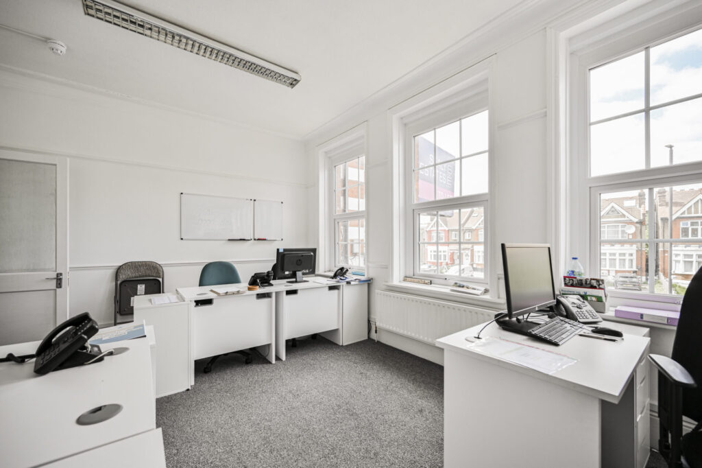 Green Lanes - Palmers Green - London - N13