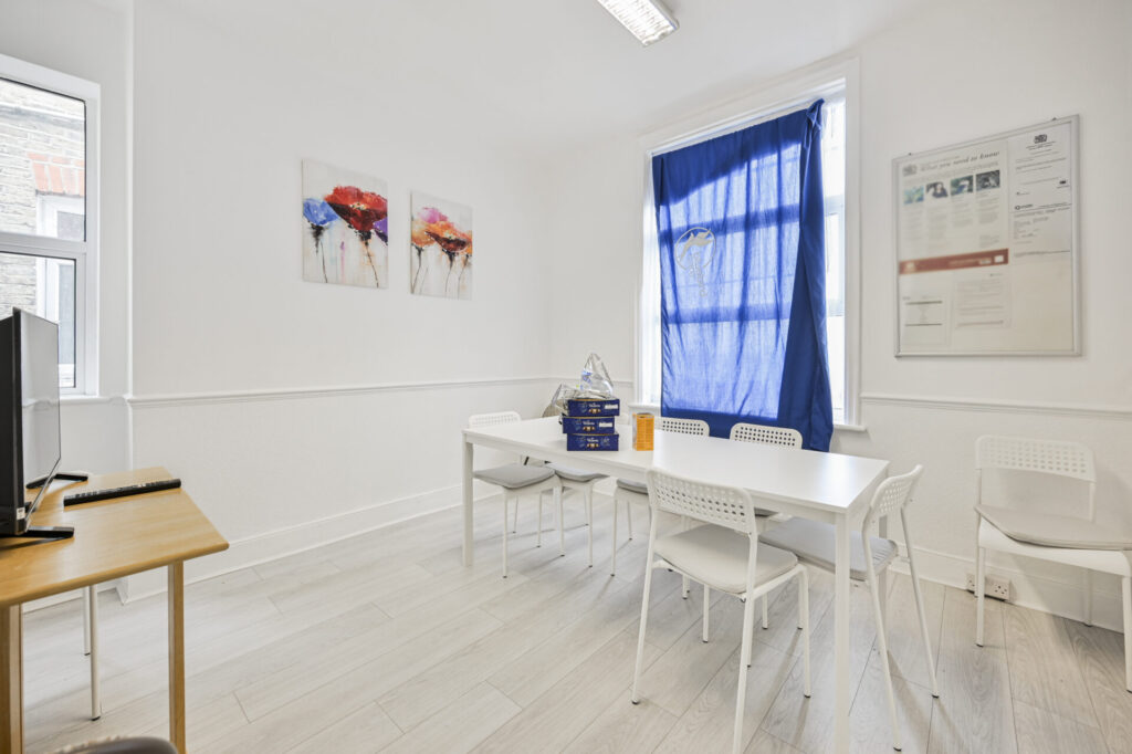 Green Lanes - Palmers Green - London - N13