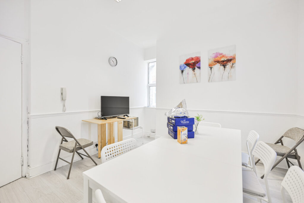 Green Lanes - Palmers Green - London - N13