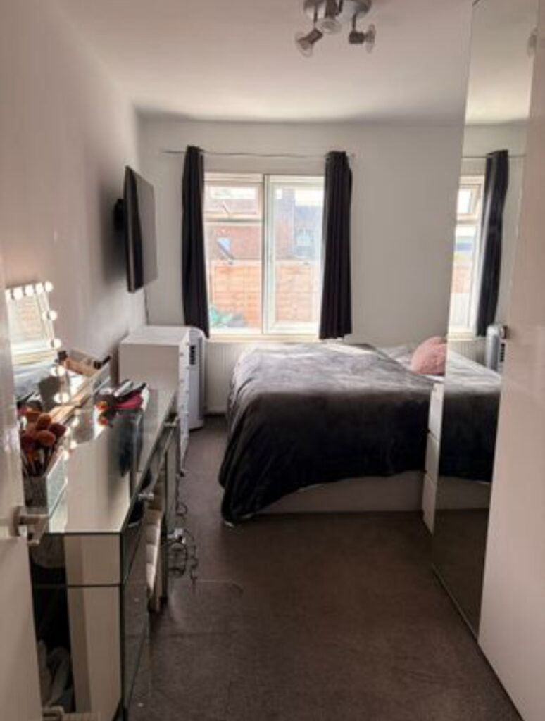 Norbury Court - North Finchley  - London - N12