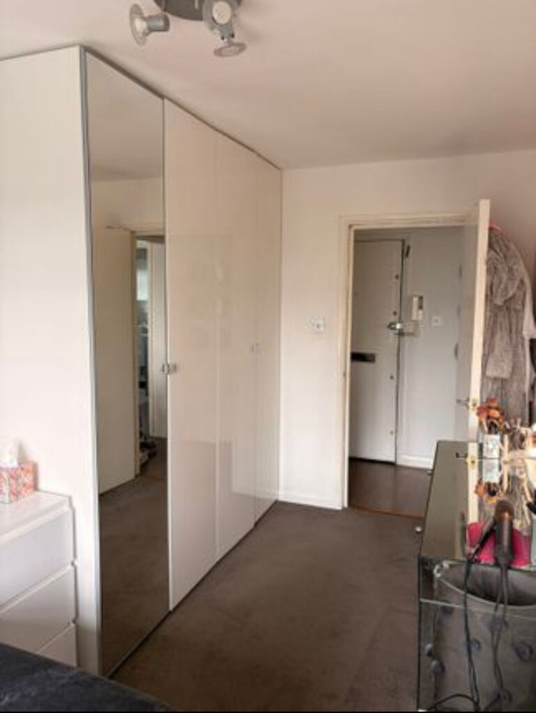 Norbury Court - North Finchley  - London - N12