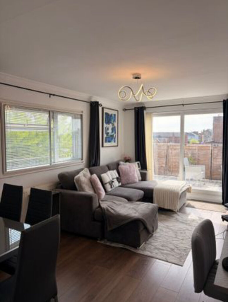 Norbury Court - North Finchley  - London - N12