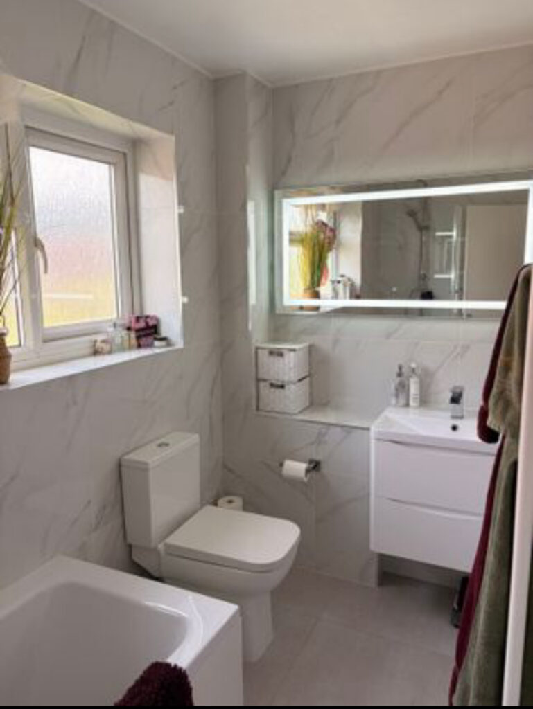 Norbury Court - North Finchley  - London - N12