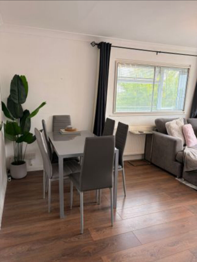 Norbury Court - North Finchley  - London - N12