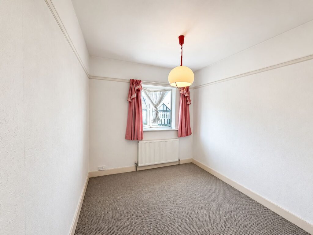 Lansdowne Road - Finchley - London - N3