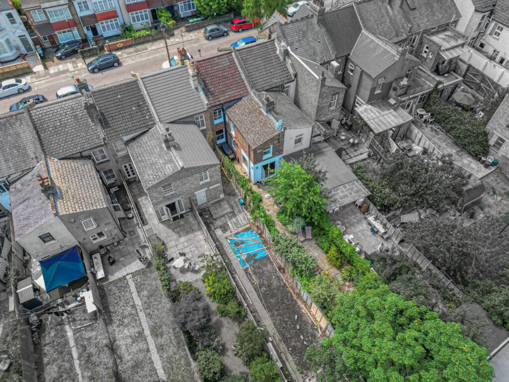 Thorold Road - Bowes Park - London - n22