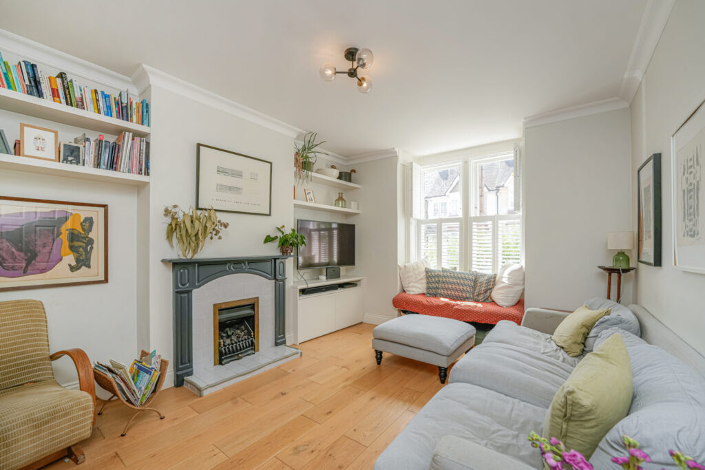 Thorold Road - Bowes Park - London - n22