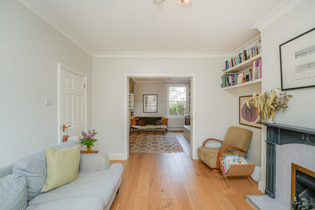 Thorold Road - Bowes Park - London - n22