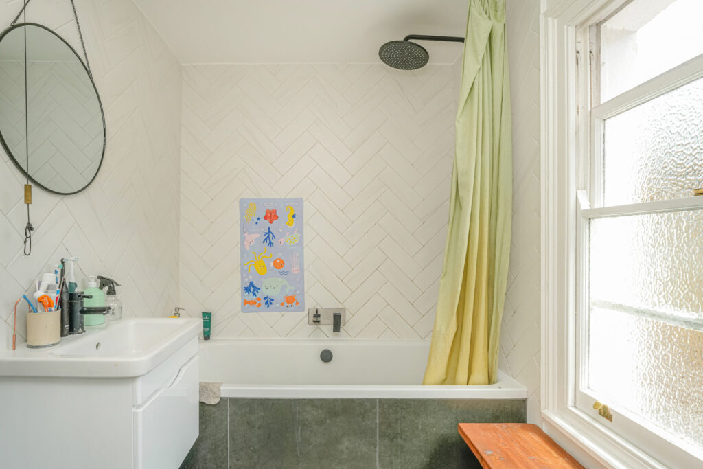Thorold Road - Bowes Park - London - n22