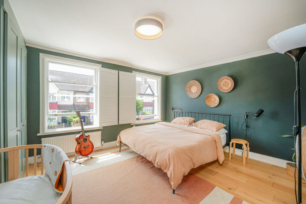 Thorold Road - Bowes Park - London - n22