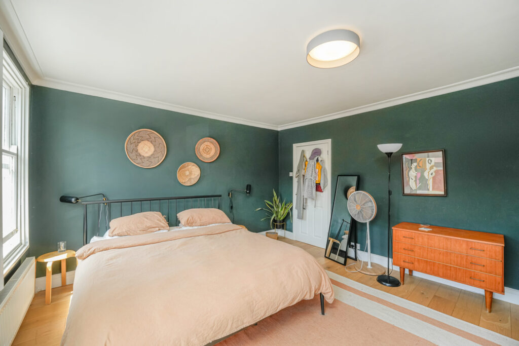 Thorold Road - Bowes Park - London - n22