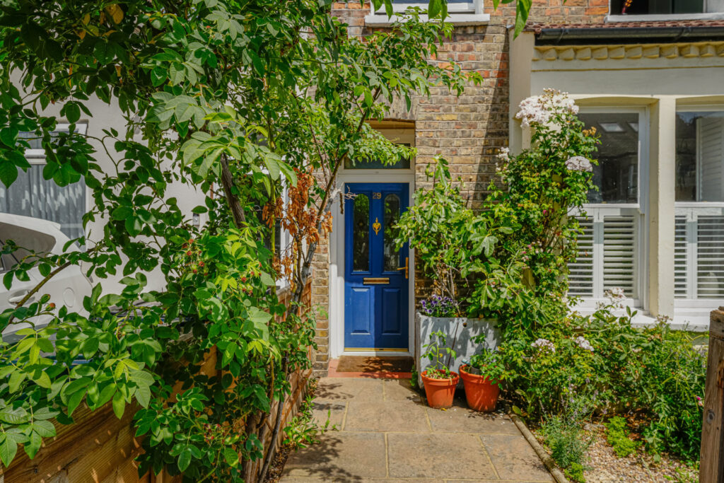Thorold Road - Bowes Park - London - n22