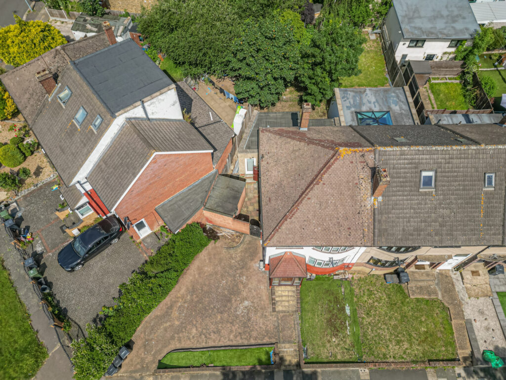 Wanstead Park Road - Ilford - London - IG1 3