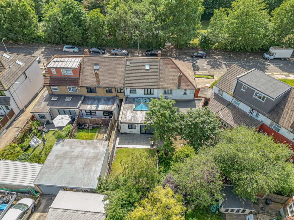 Wanstead Park Road - Ilford - London - IG1 3