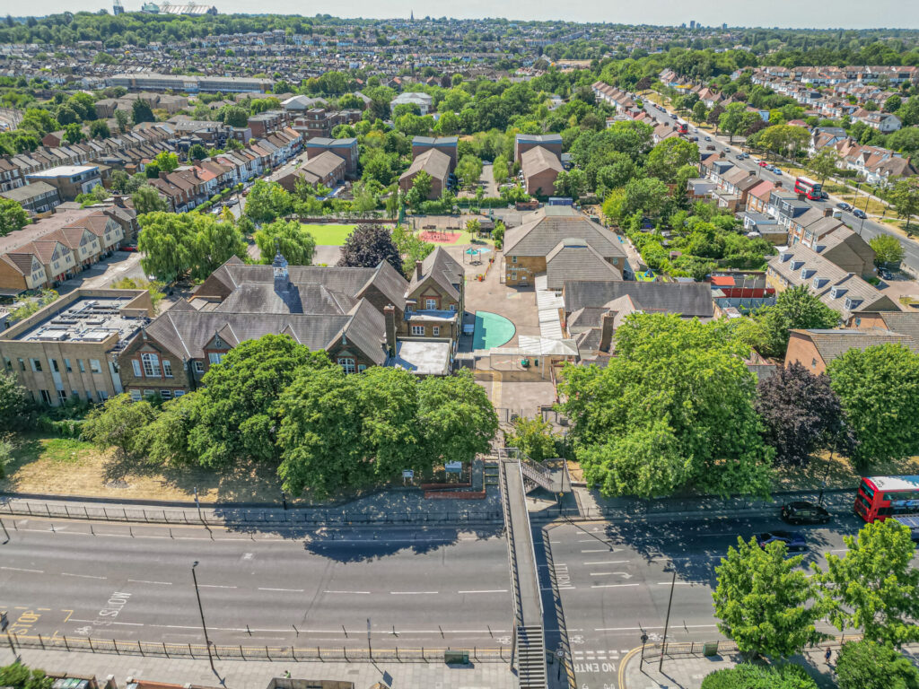 Queens Road - Bowes Park - London - N11