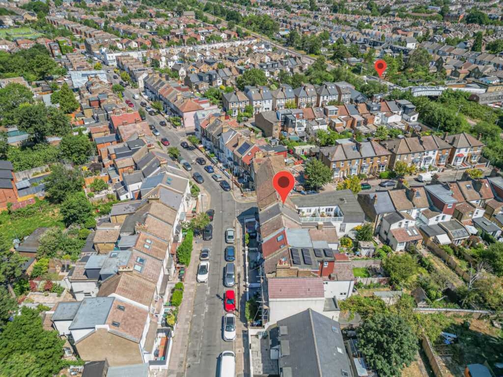 Queens Road - Bowes Park - London - N11