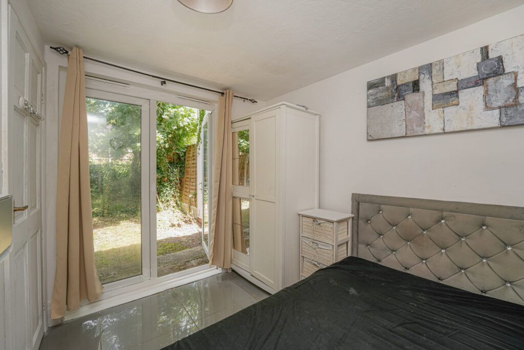 Wanstead Park Road - Ilford - London - IG1 3