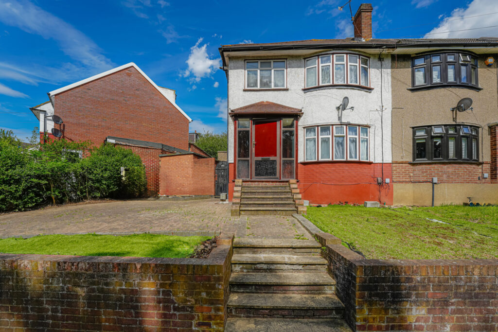 Wanstead Park Road - Ilford - London - IG1 3