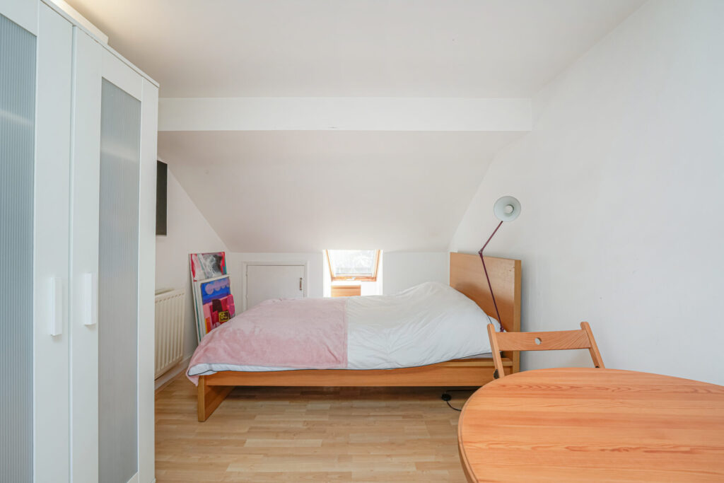 Russell Road - Bowes Park - London - N13