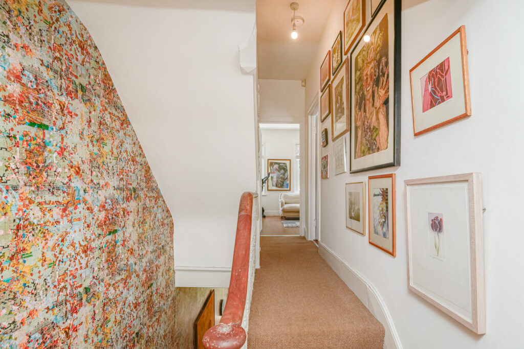 Russell Road - Bowes Park - London - N13
