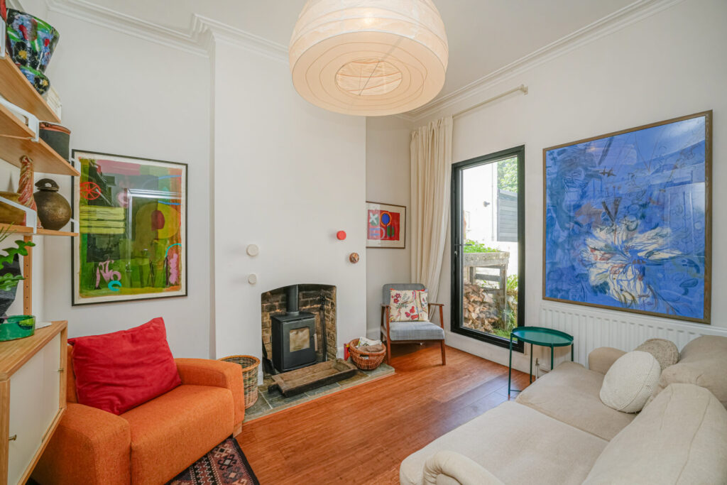 Russell Road - Bowes Park - London - N13