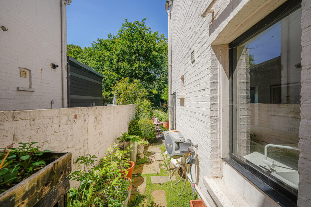 Russell Road - Bowes Park - London - N13