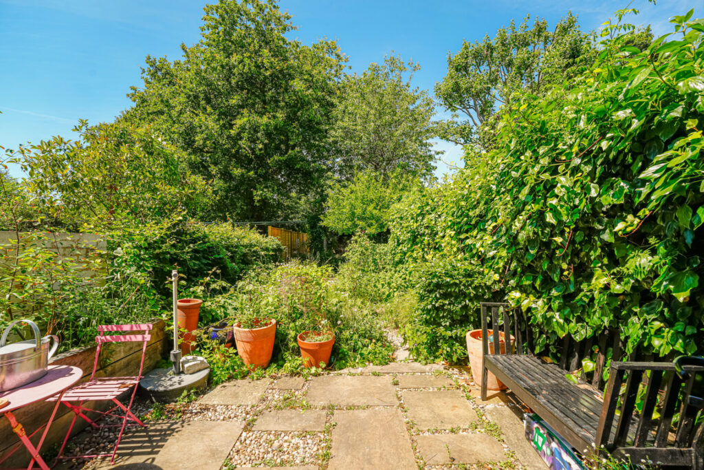 Russell Road - Bowes Park - London - N13