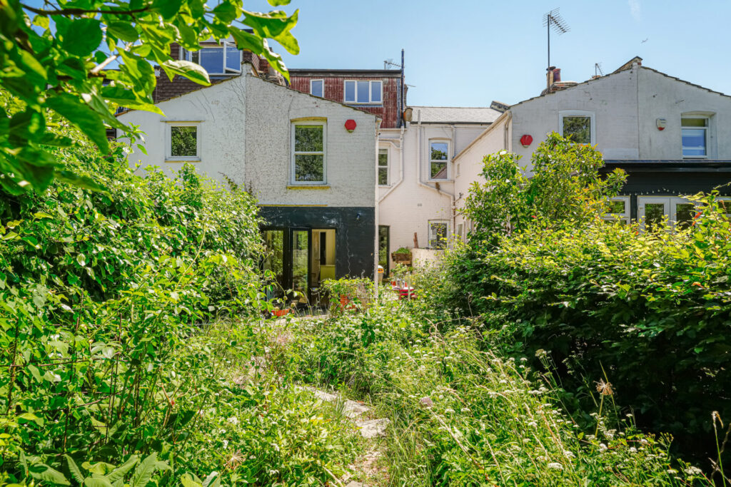 Russell Road - Bowes Park - London - N13